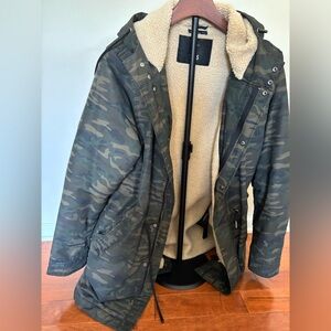 1975 Original Denim Men’s Camo Parka Jacket L Sherpa Lined